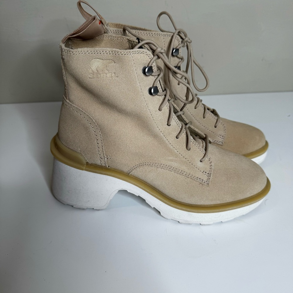 Sorel Hi-Line Chunky Heel Lace-Up Waterproof Boots size 7.5 - Picture 2 of 9